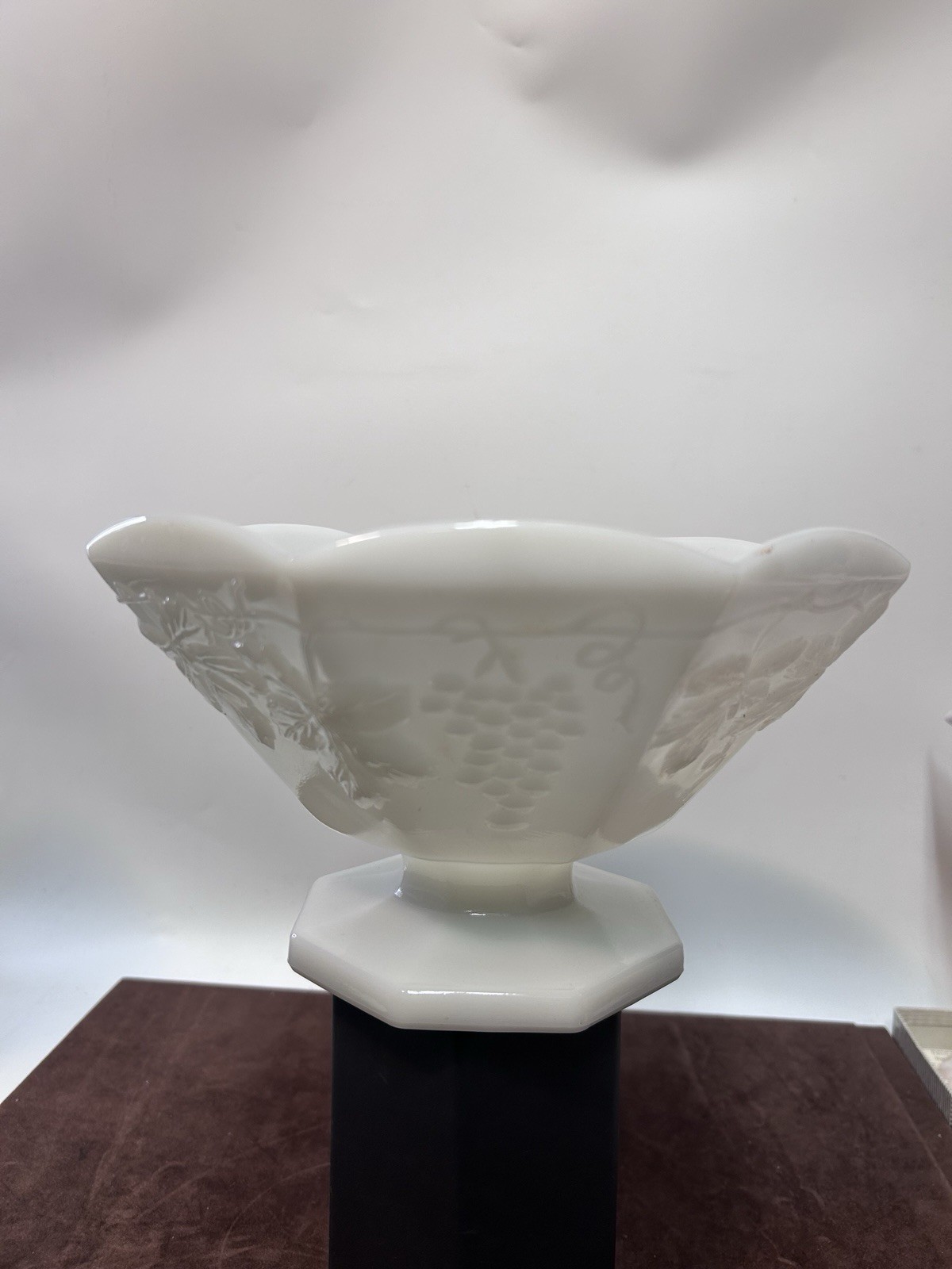 Vintage Anchor Hocking Harvest Grape Milk Glass Pedestal Fruit Bowl 9 Inch
