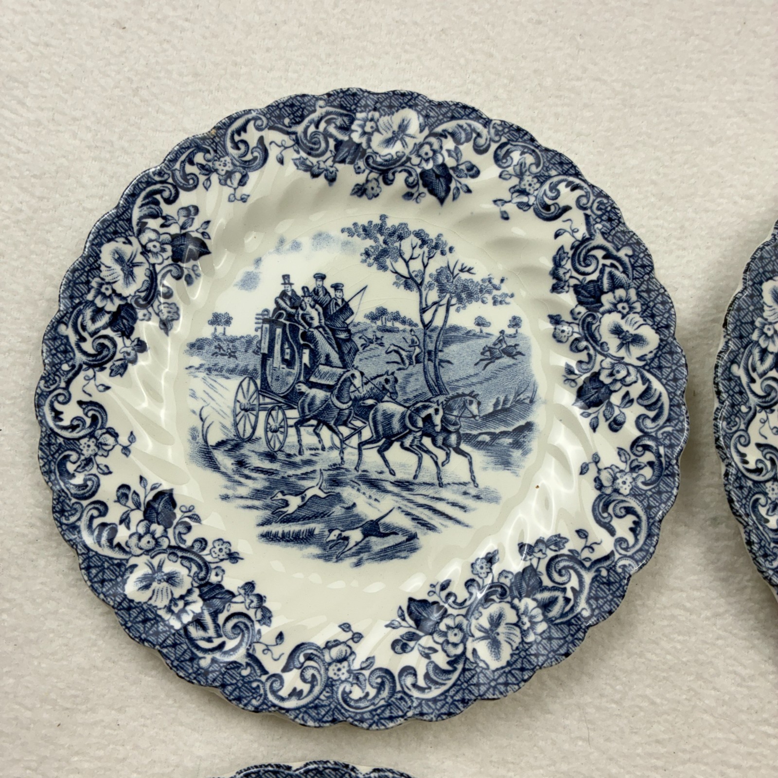 Lot of 6 Johnson Brothers England Coaching Scenes 6.25” Salad Plates Blue White