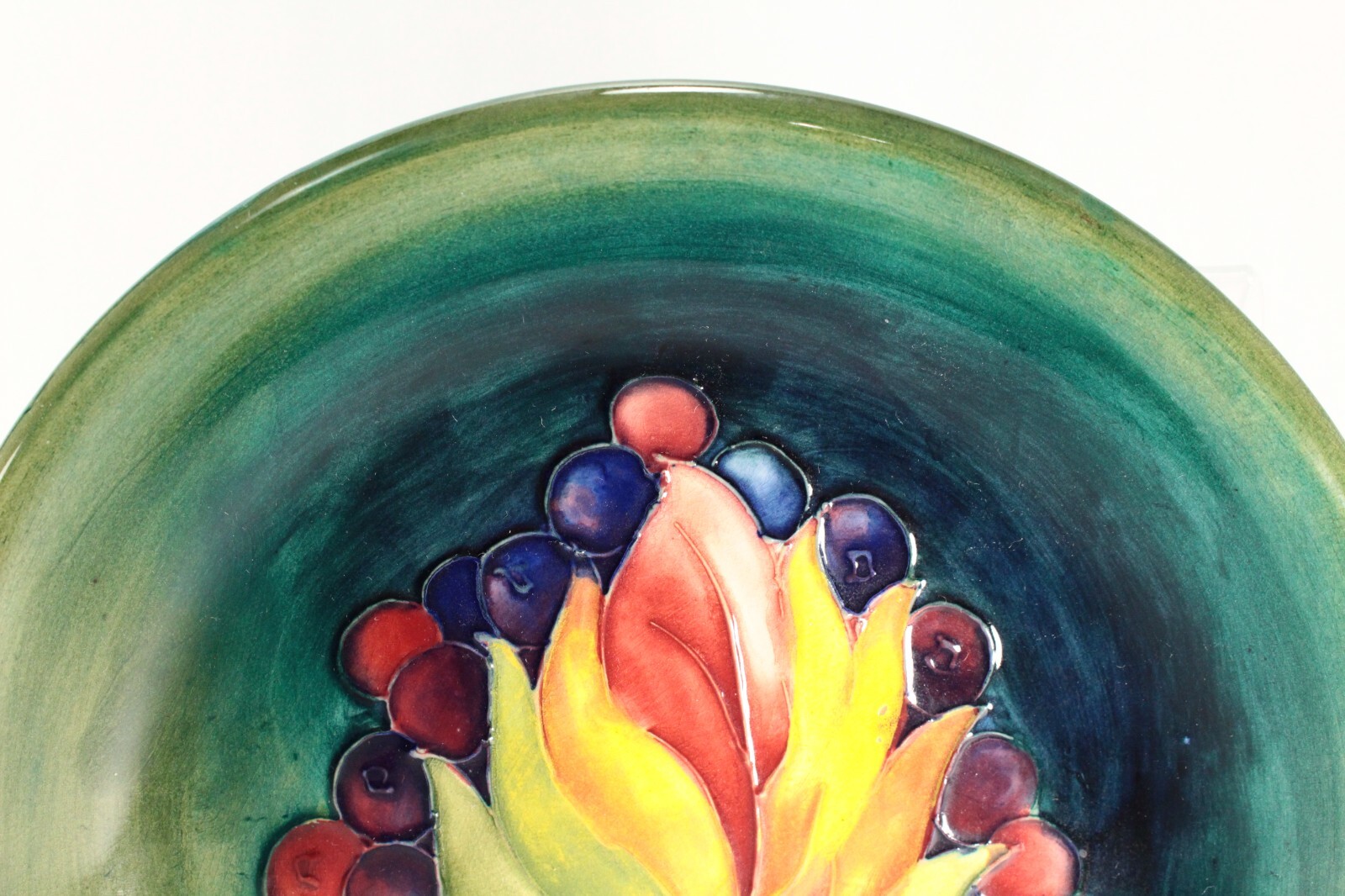 = 1930s Moorcroft Pottery Flambe Plate With Leaf & Berry Green Glaze England 9″