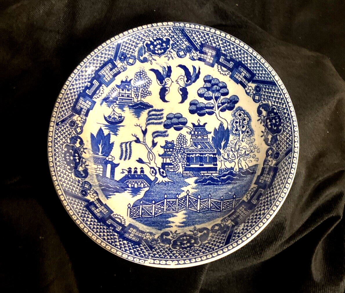 Vintage Blue Willow England Berry Bowl Dish 5-1/4″ Diameter 1-1/8 inches tall(E)