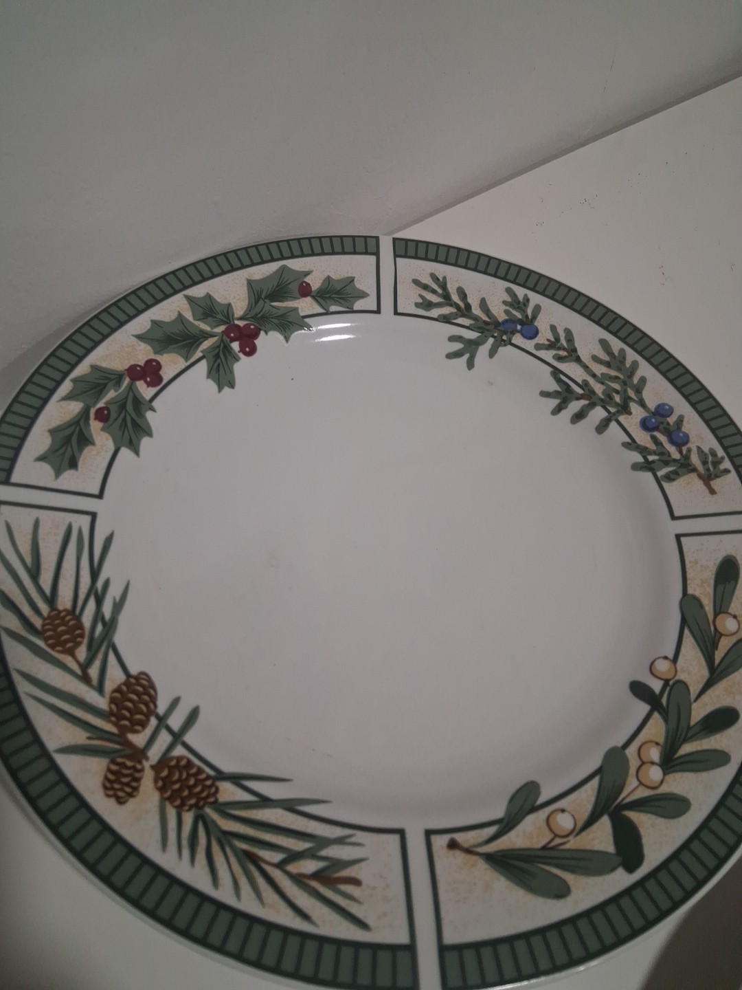 2 Fairfield Wintergreen Fine China Replacement Dinner Plates 10.25″ Pine Juniper