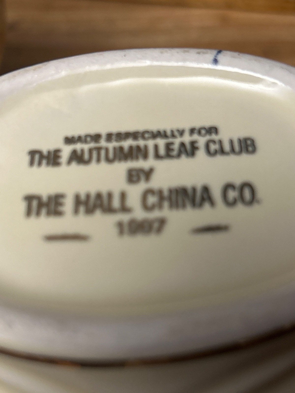 1997 Hall AUTUMN LEAF NALCC 3 3/4″ NAUTILUS CREAMER & SUGAR W/ LID