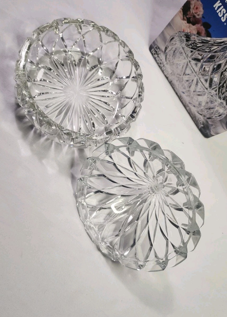 BEAUTIFUL Vintage BLOCK CRYSTAL Hershey’s Kiss Candy Dish 1999 MADE IN THE USA