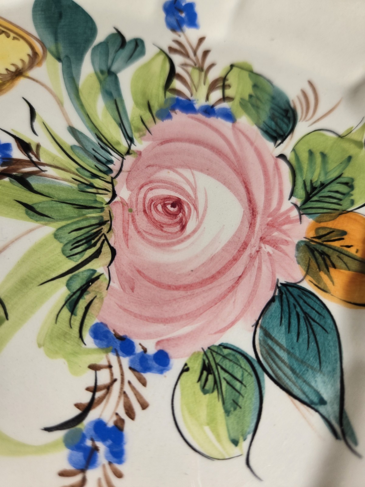 Vintage A. Zen Nove Italy Hand Painted Majolica Pedestal Cake Stand / Compote
