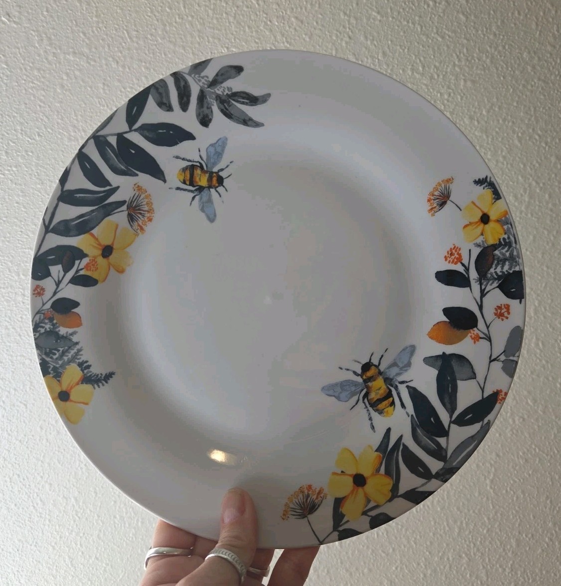 Set Of 2 Plates Royal Norfolk Bees and Flowers Dinner Plates 10 1/2″
