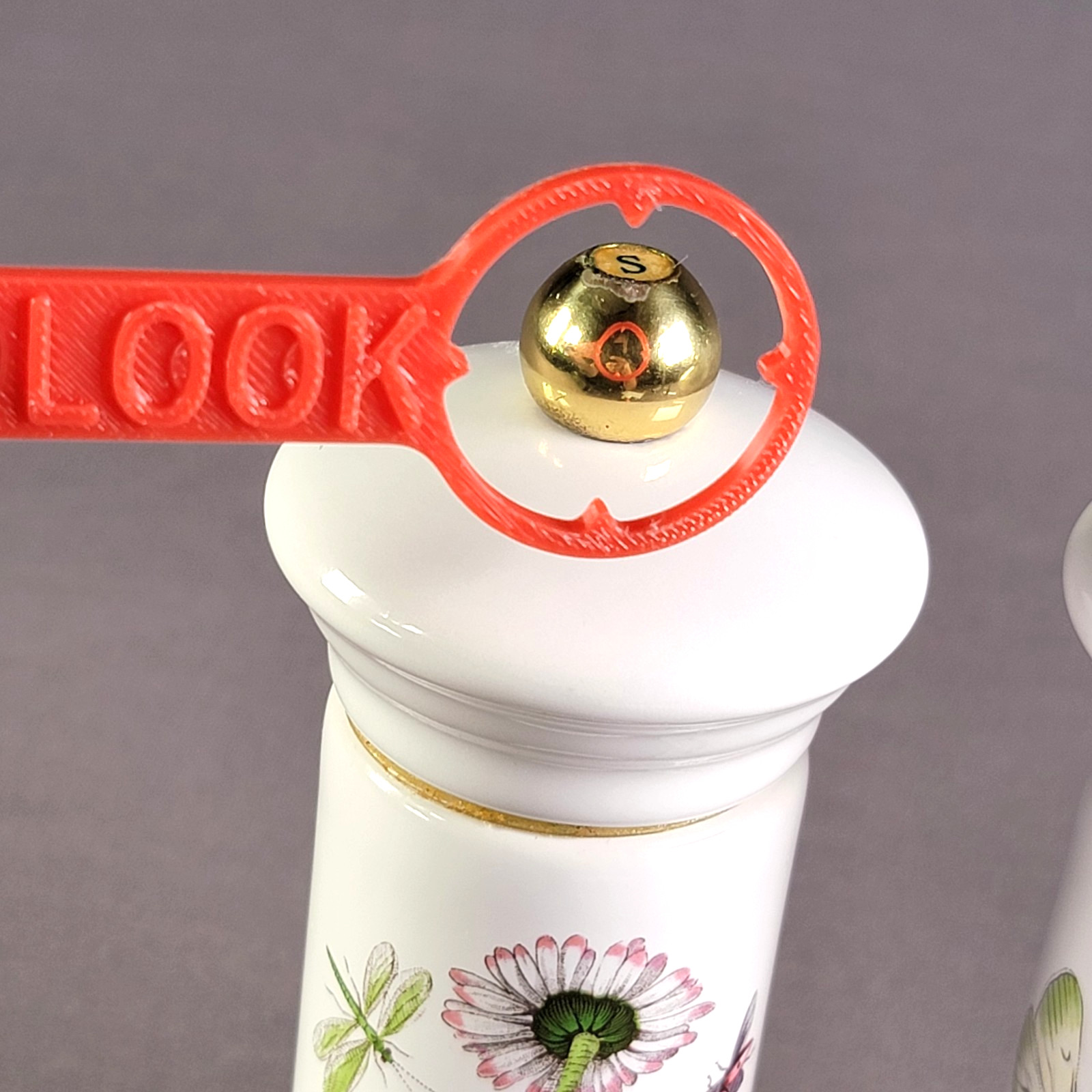 Portmeirion Botanic Garden Salt and Pepper Grinder Blue Primrose and Pansy Set