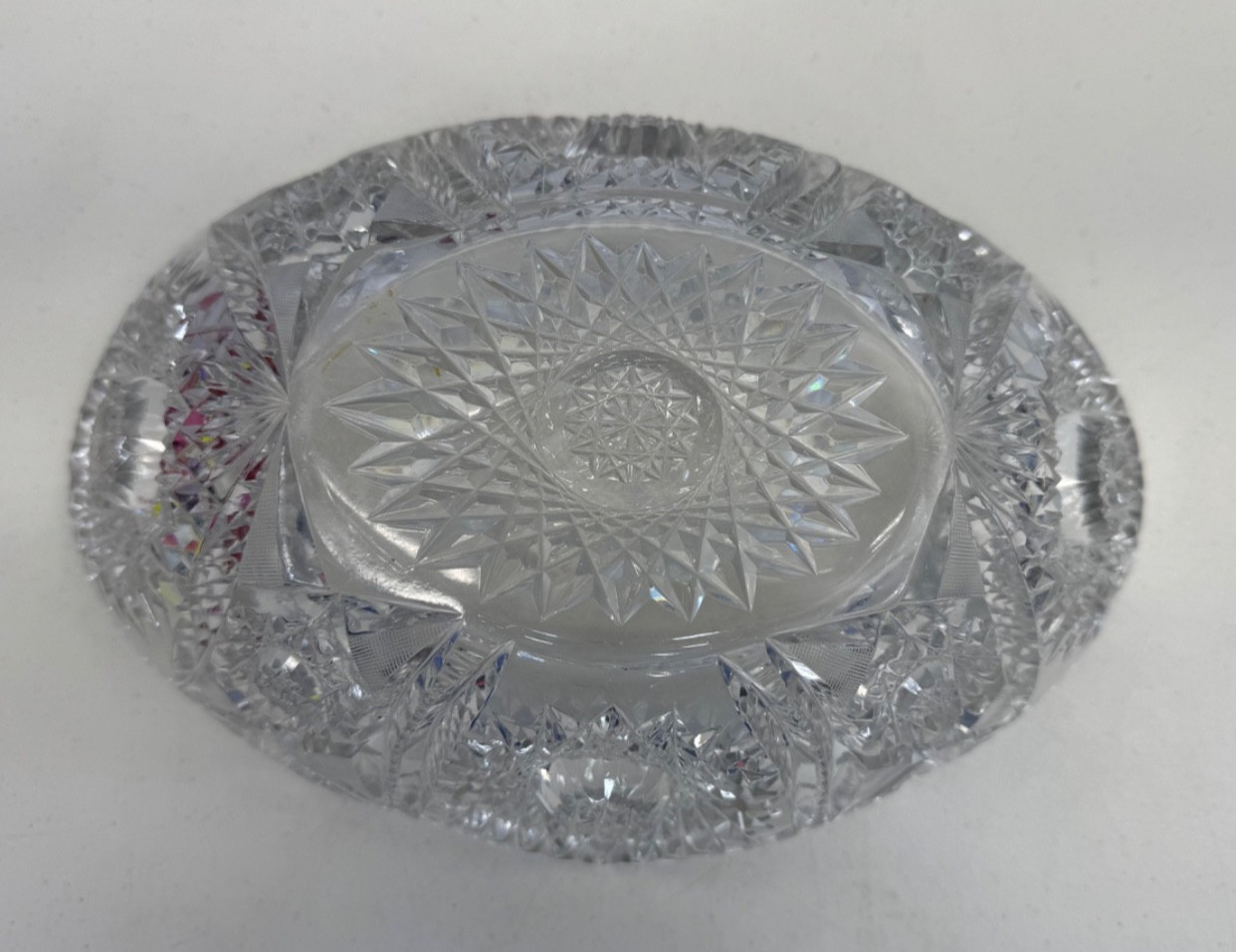 AMERICAN BRILLIANT PERIOD LARGE CUT GLASS OVAL BOWL.
