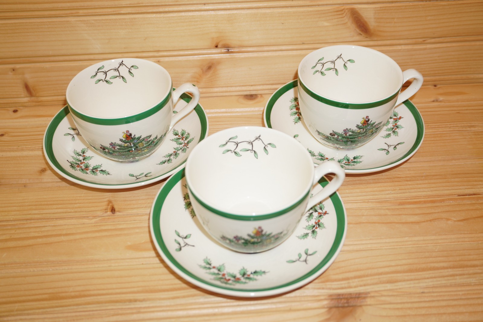 Spode Christmas Tree England 3 Cup & Saucer SETS (#4-6-29-2026) (B1)