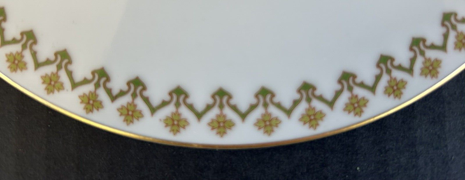 Haviland Limoges Round Covered Vegetable Dish Schleiger 570