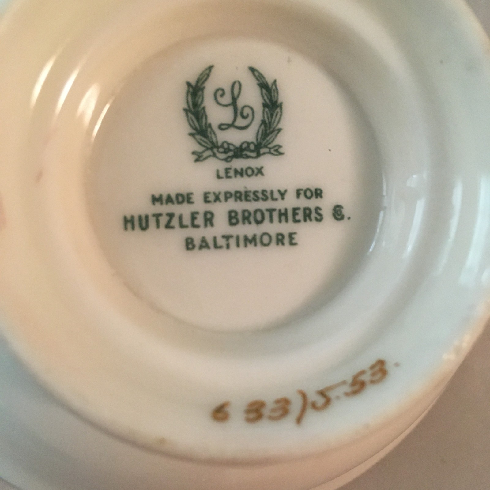 Lenox Porcelain J53 for Hutzler Brothers Baltimore 4 gold/ivory bouillon cups