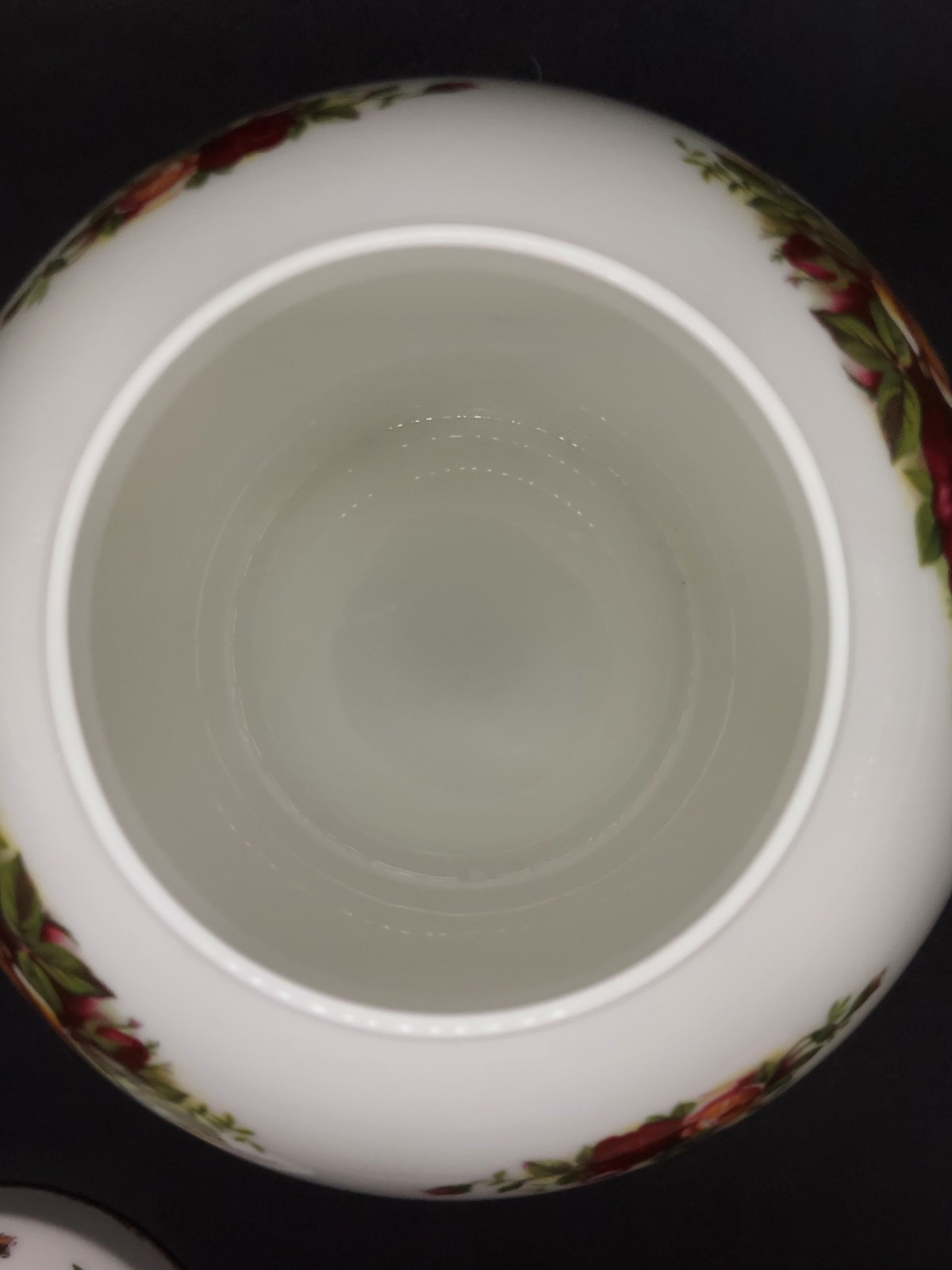 Royal Albert OLD COUNTRY ROSES – 7” GINGER JAR w/LID 1962 Bone China ENGLAND