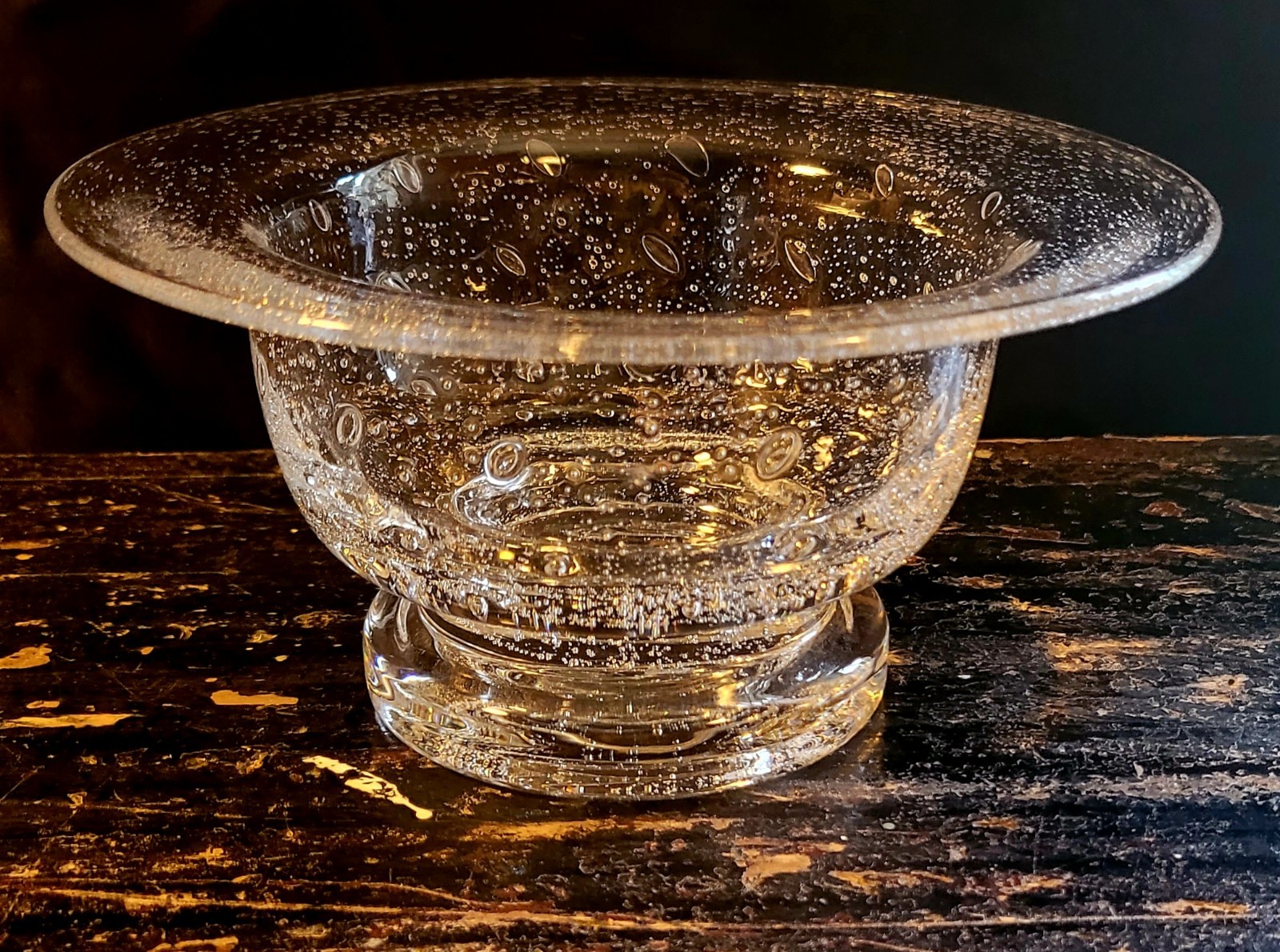 Clear Glass Pedestal Bowl With Controlled Bubble Pattern (Bullicante Pattern)