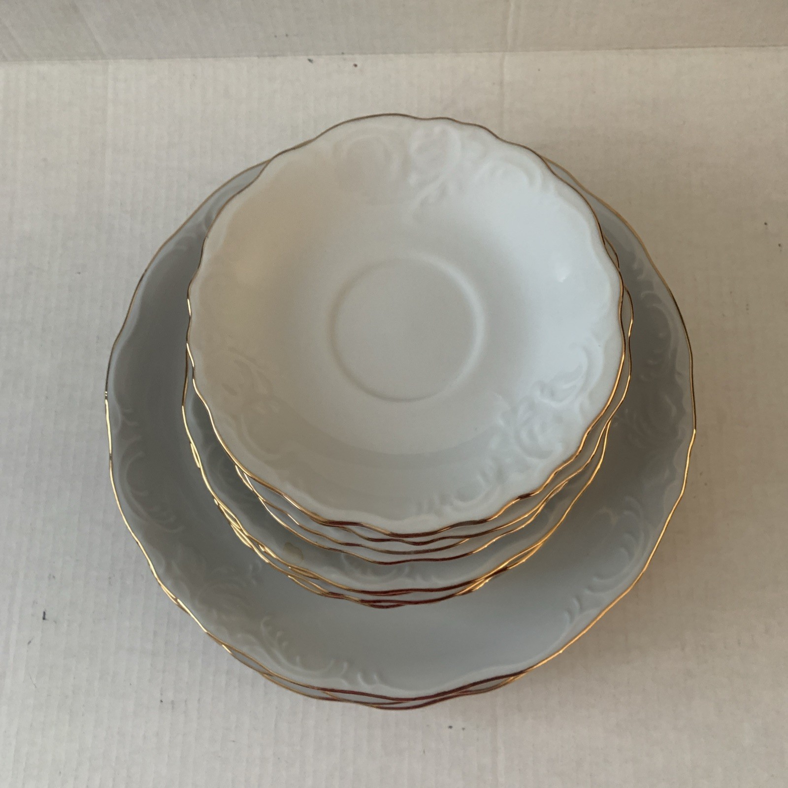 Set of 15 white Tienshan Fine China Elegance Gold Trimmed Embossed Plates EUC