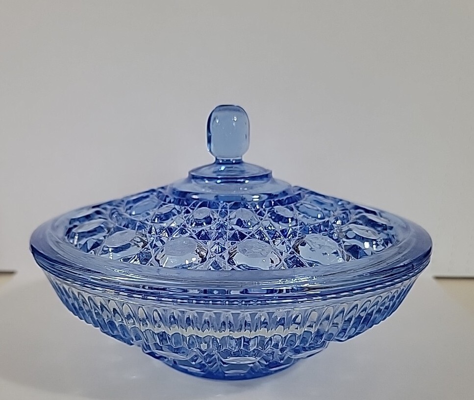 Indiana Glass 7.5 Inches Round Windsor Covered Candy Dish Blue Button Pattern