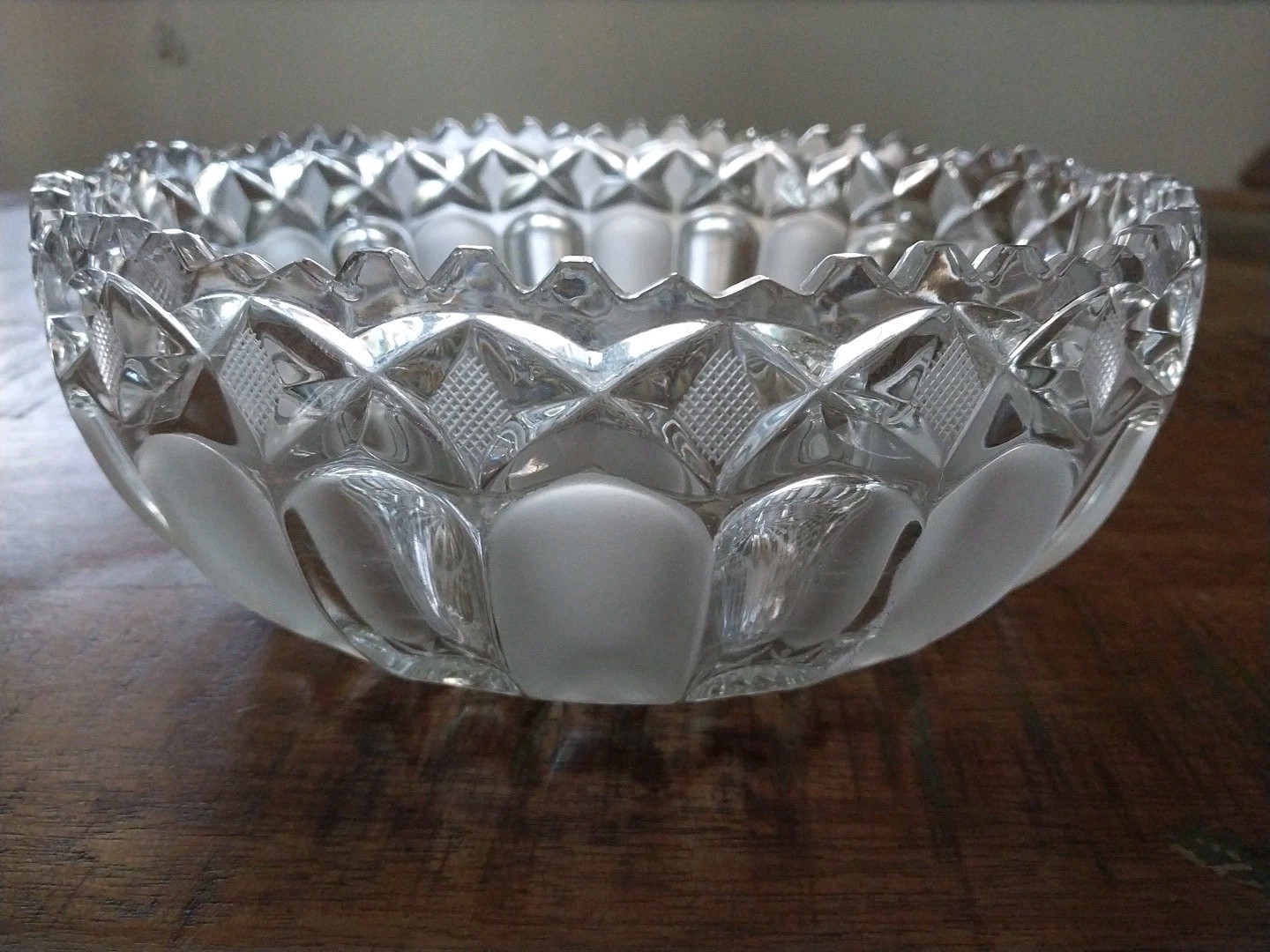 VTG Crystal Cut Bowl Frosted Side Panels Sawtooth Rim & Sunburst Bottom 9″x3.50″