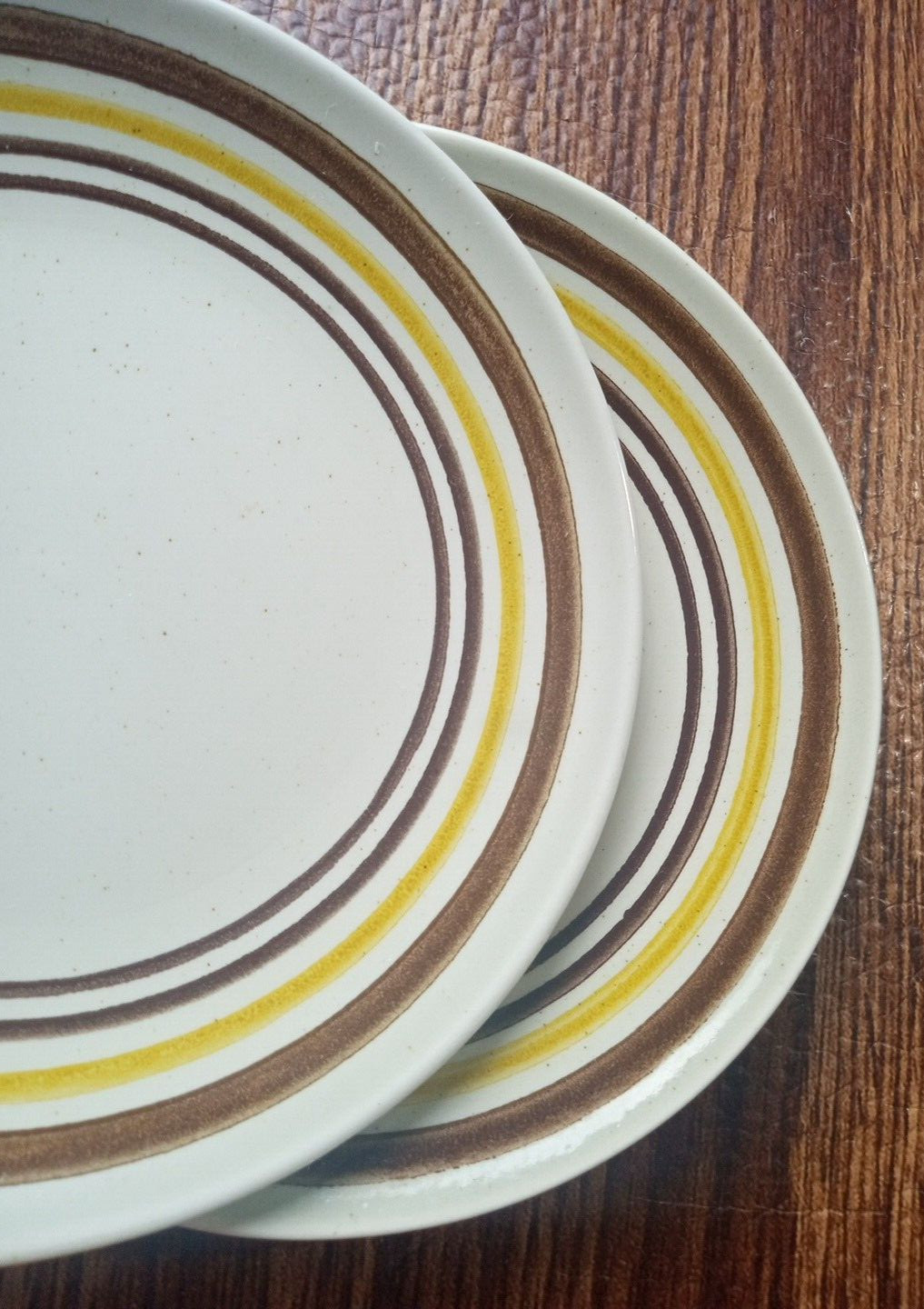 2 Stoneware side Plates 6.5″ Beige, Brown, Yellow