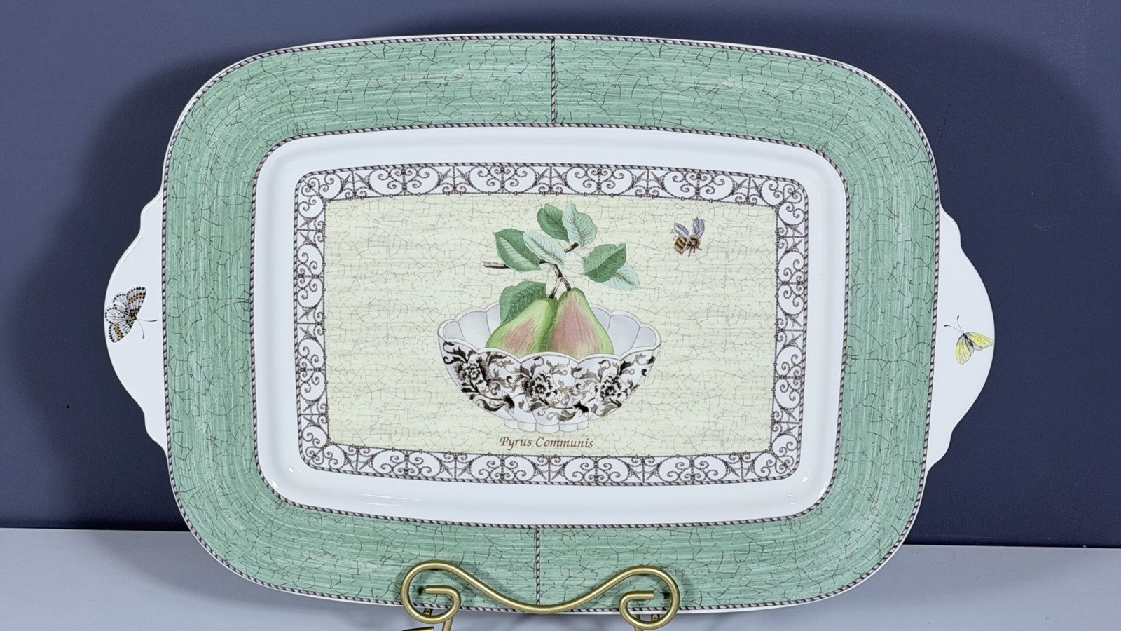 Wedgwood Sarah’s Garden Pear Platter 19.75” Queen’s Ware England 1997 UNUSED
