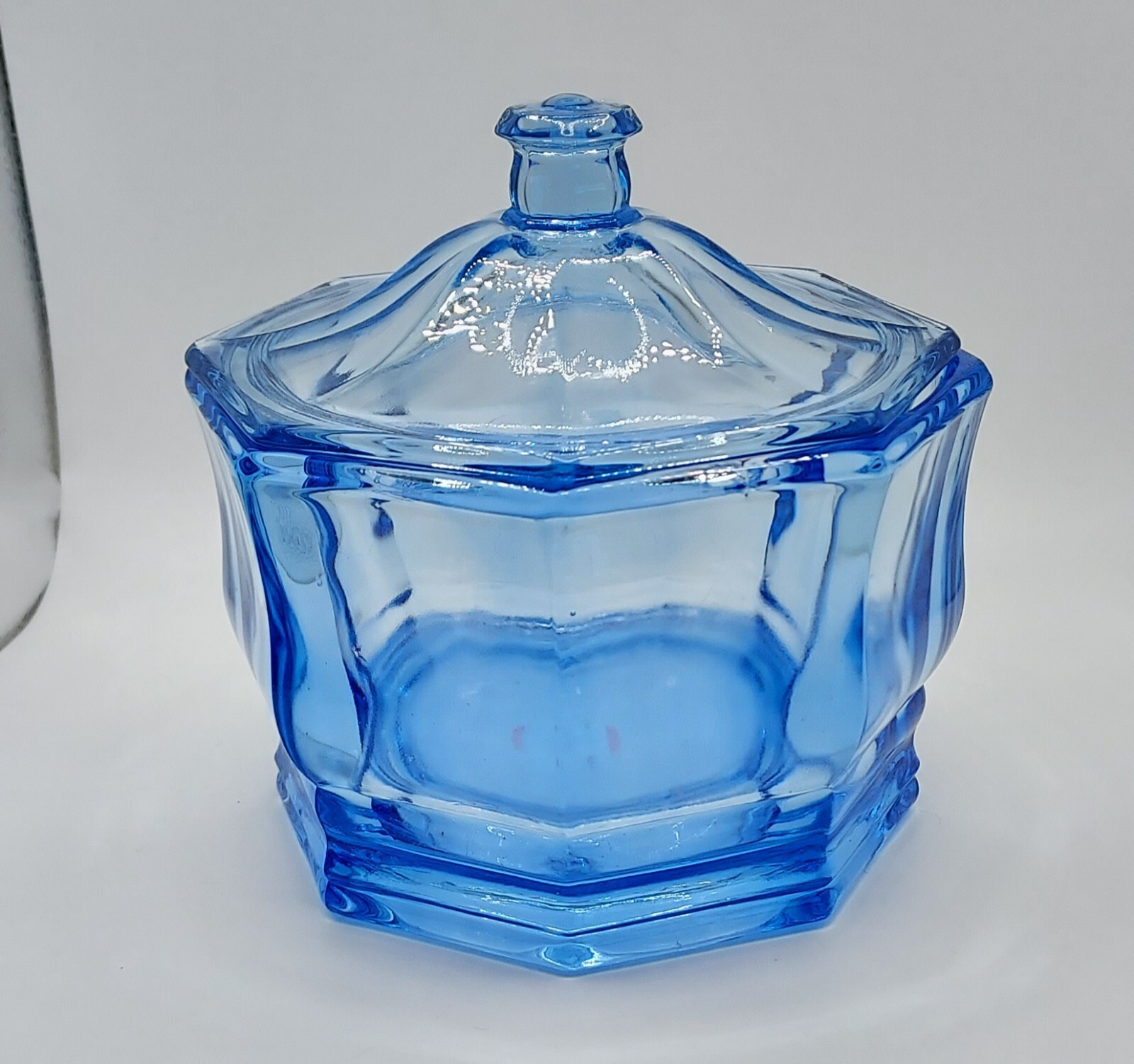 Vtg Fostoria Blue Glass Candy Dish / Sugar Bowl w/ Lid 5.25″ wide Hexagon Shaped
