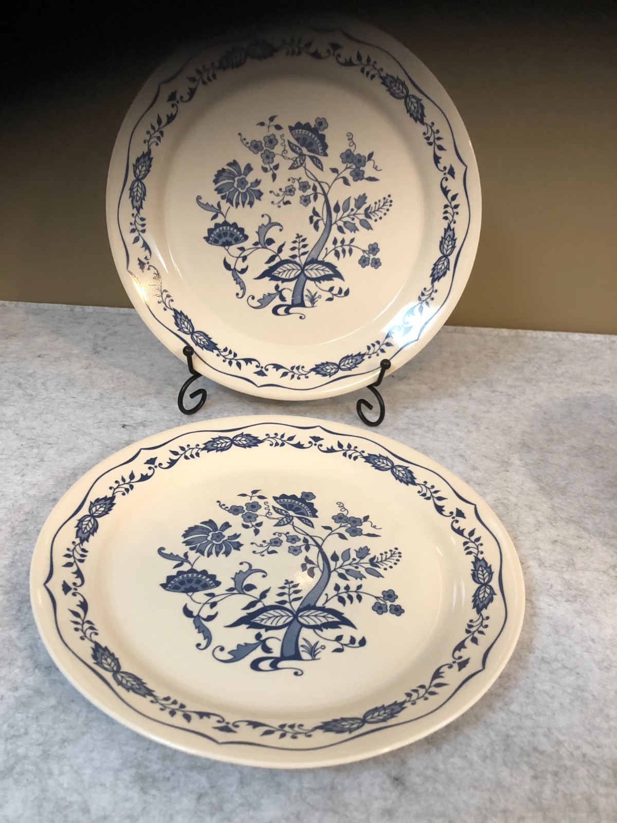 2 ~Vintage Corelle Blue Floral/Danube Onion 10.25″ Dinner Plates BEAUTIFUL!