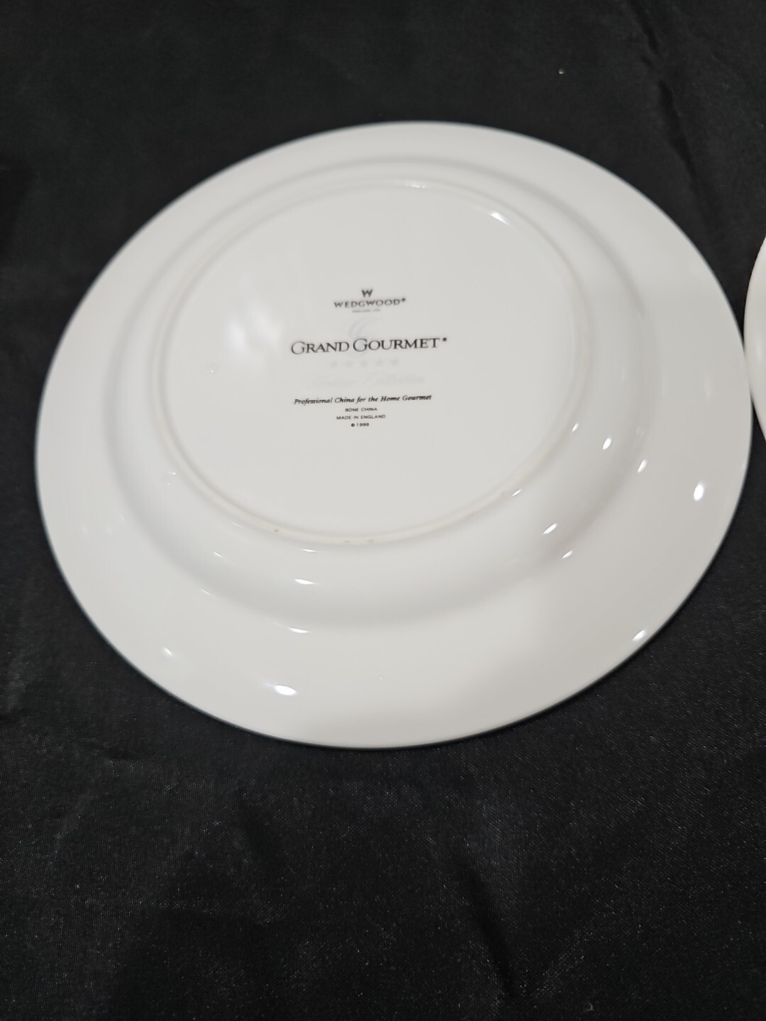 2 Wedgwood Grand Gourmet Wine Label Plate 8.5” Collection Anderson Schamesberg