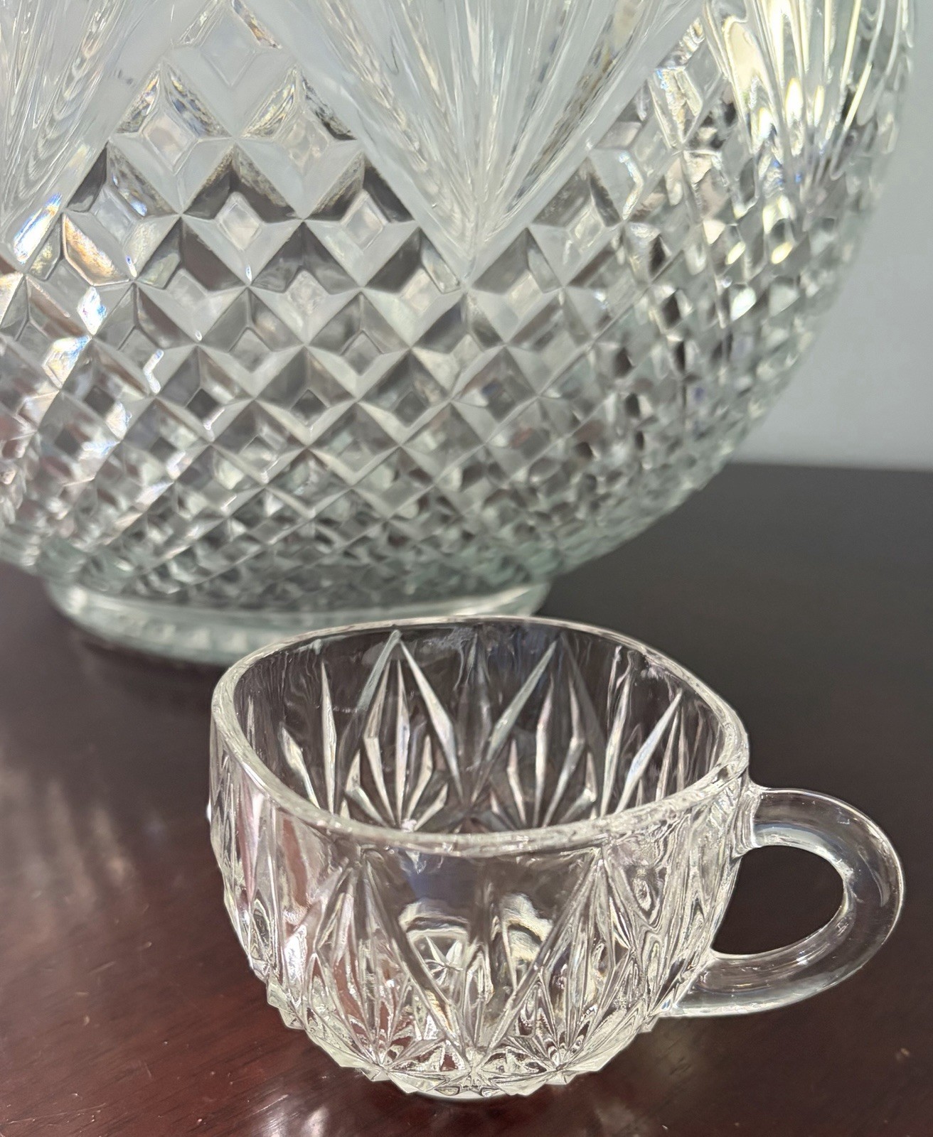 Vintage LE Smith Glass Pineapple/Fan Cut Punch Bowl w/21 Cups Set
