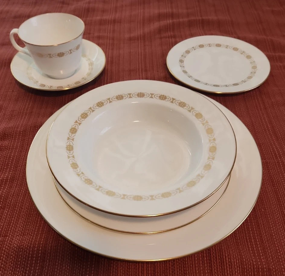 VTG 1965 MCM Minton Dinnerware Golden Diadem H-5270 79 Pieces 12 Place Settings+