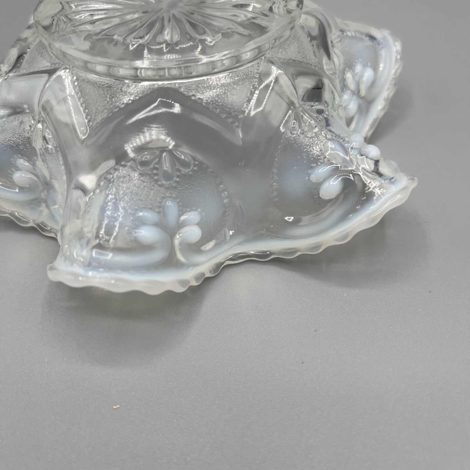 Antique Victor Pattern Ruffled Opalescent Clear Glass Berry Bowl Dugan 1905