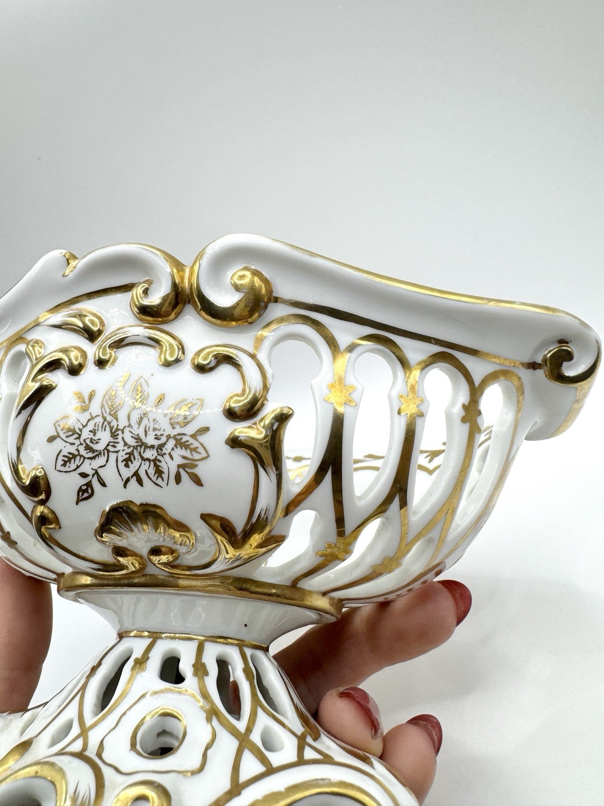 Andrea By Sadek Porcelain Pedestal Candy Dish Gold Gilt Floral Regency