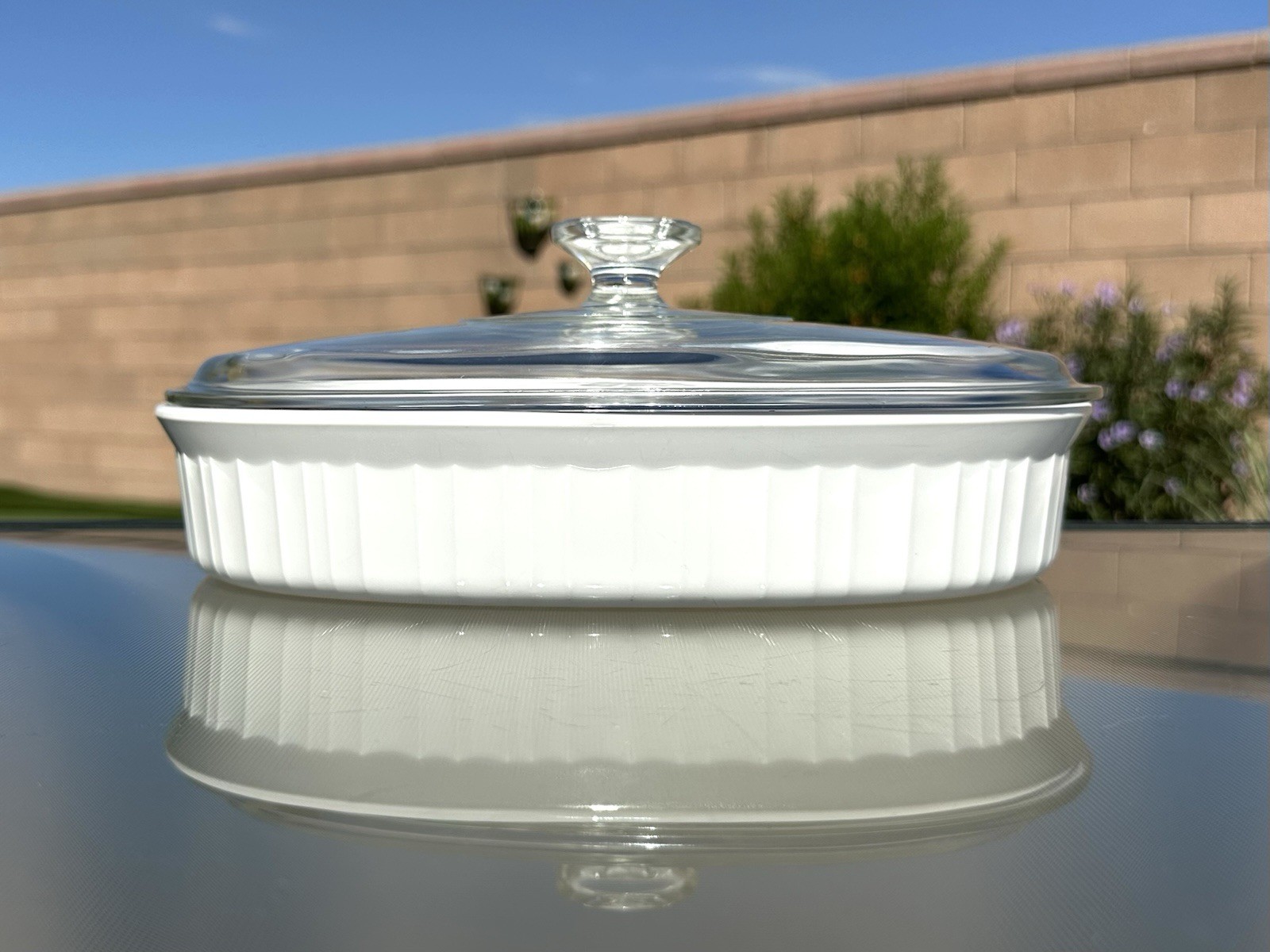 CORNING WARE FRENCH WHITE F-6-B 1.8 LT. OVAL DIVIDED DISH W / PYREX GLASS LID