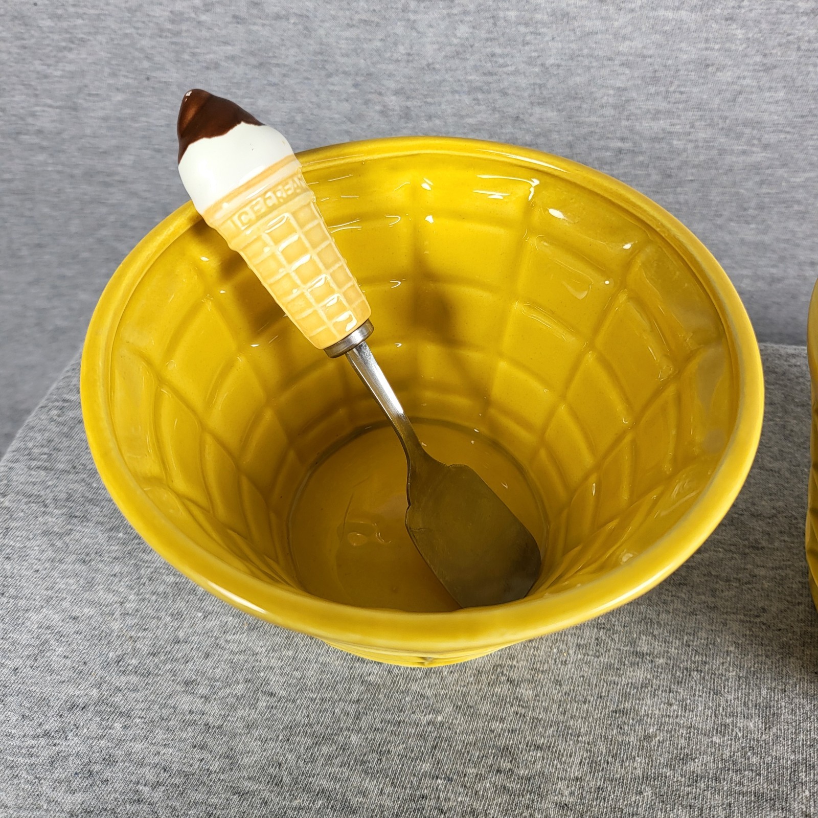 Vintage FTDA Japan Ceramic Ice Cream Cone Bowls With Matching Spoons – Pair