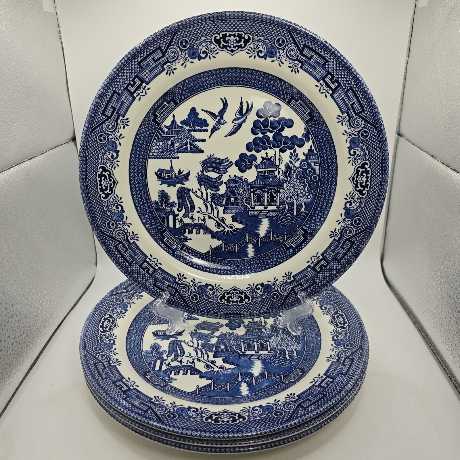 Set of 4 Churchill Blue Willow Dinner Plates 10.25 In England Chinoiserie