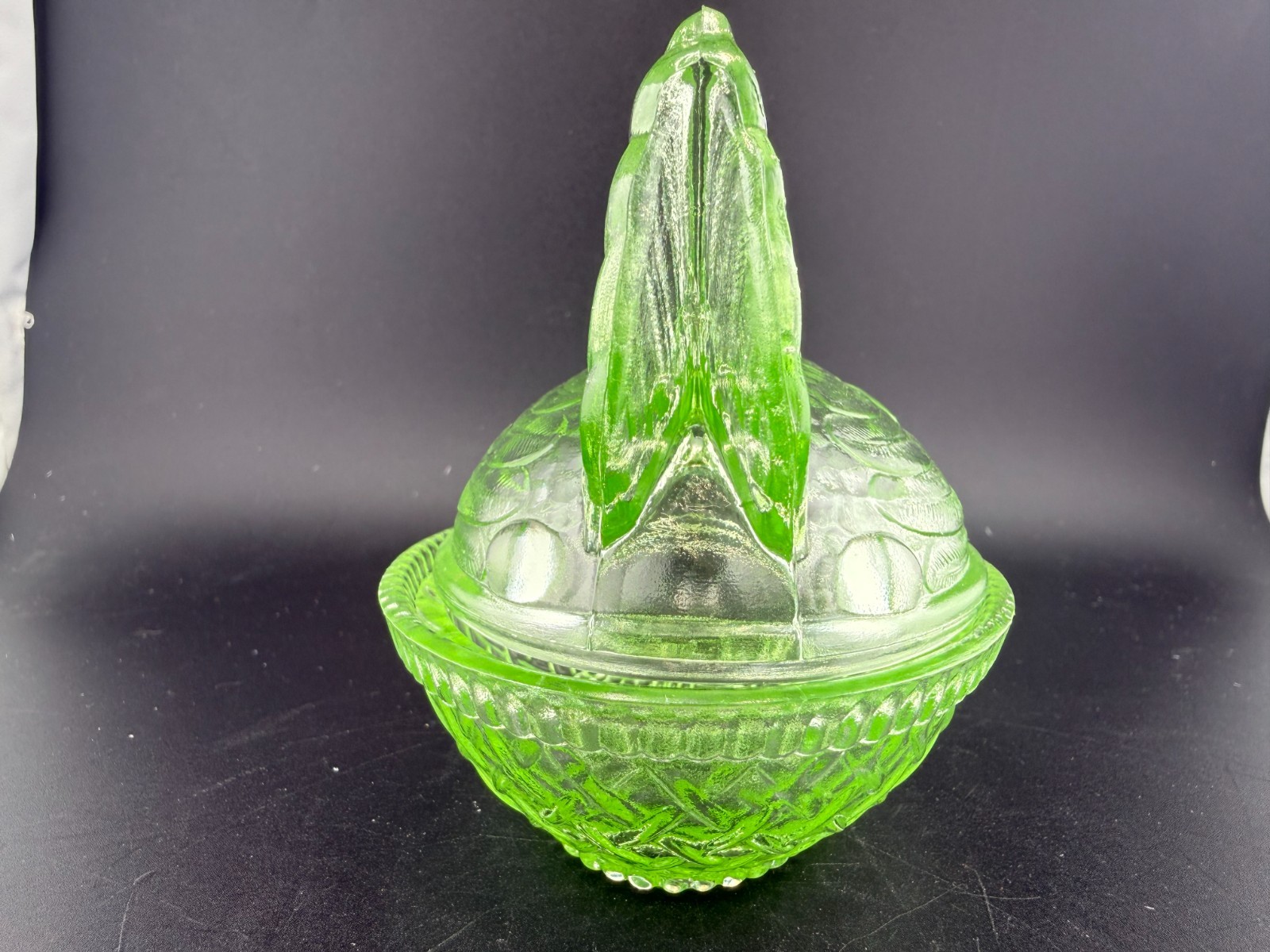 Wilkerson Glass USA Green Vaseline Uranium Glass Hen on Nest Covered Dish – 4.5″