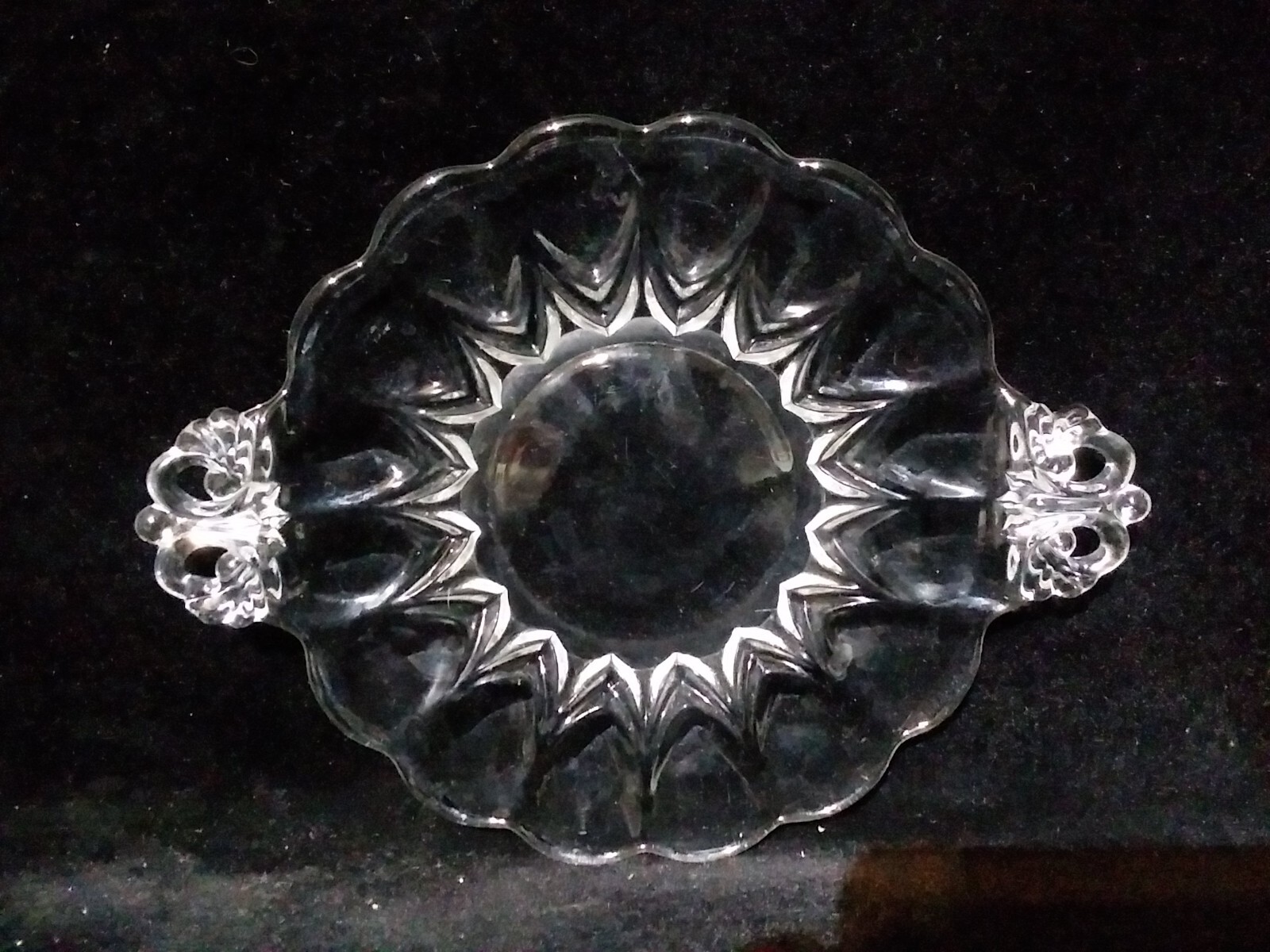 6 Handled Glass Dessert Plates 7″ Round 9″ Handle to Handle Decorative Design
