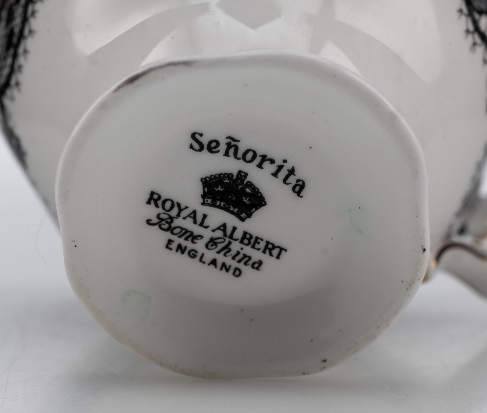 Royal Albert Bone China Tea-Cup Only Senorita Pattern Black Lace Rose 3″ 100g VG
