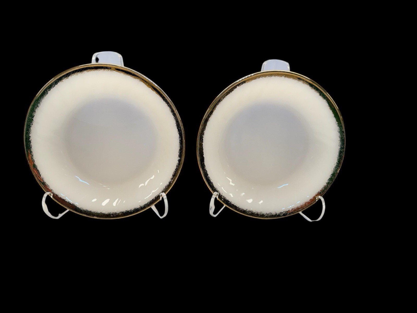 PRISTINE Vintage Fire-King Swirl 7.5″ Coupe Soup Bowls Smooth Rim Gold -Set of 2