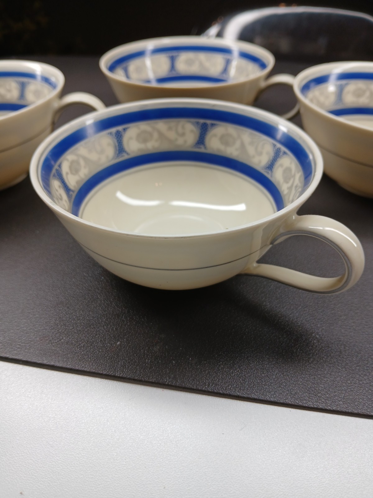 Set of 4 Cups Four-Piece Set, Blue & White Color