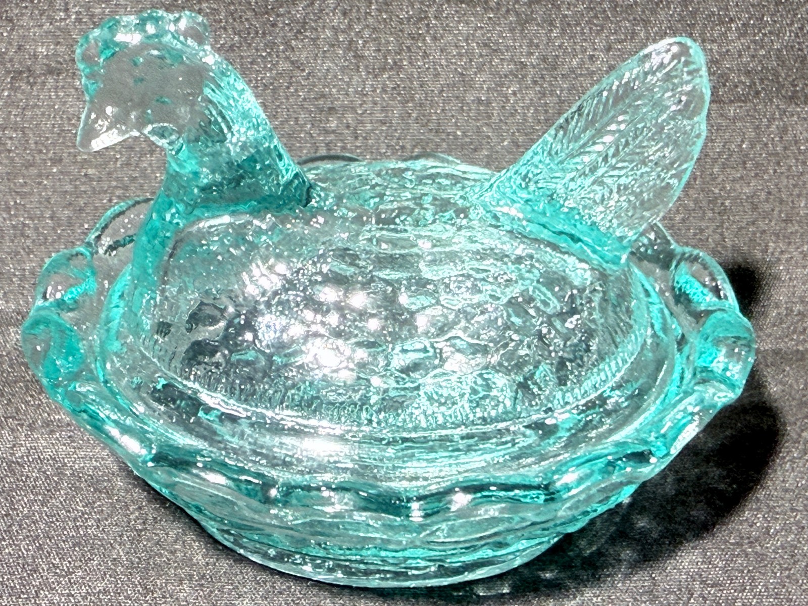 Green Vaseline Uranium glass mini Hen Chicken on nest basket egg chick salt glow