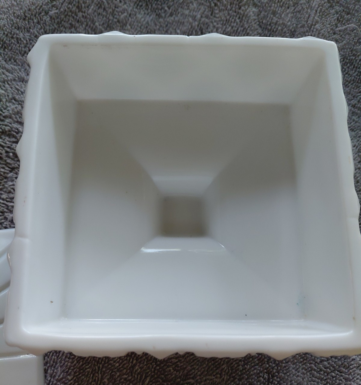 Vtg. Westmoreland Old Quilt Square Ftd. Covered Candy Milk Glass 5″
