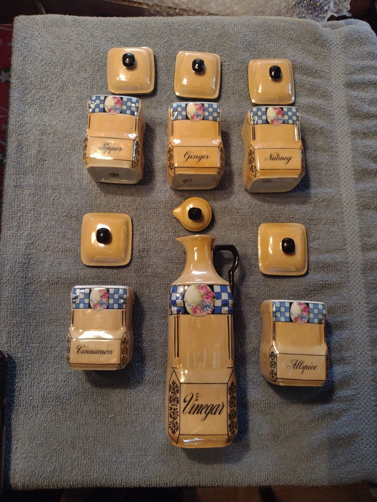 Vintage Collectible Victoria CzechoSlovakia Spice Jars And Vinegar Cruet Rose…