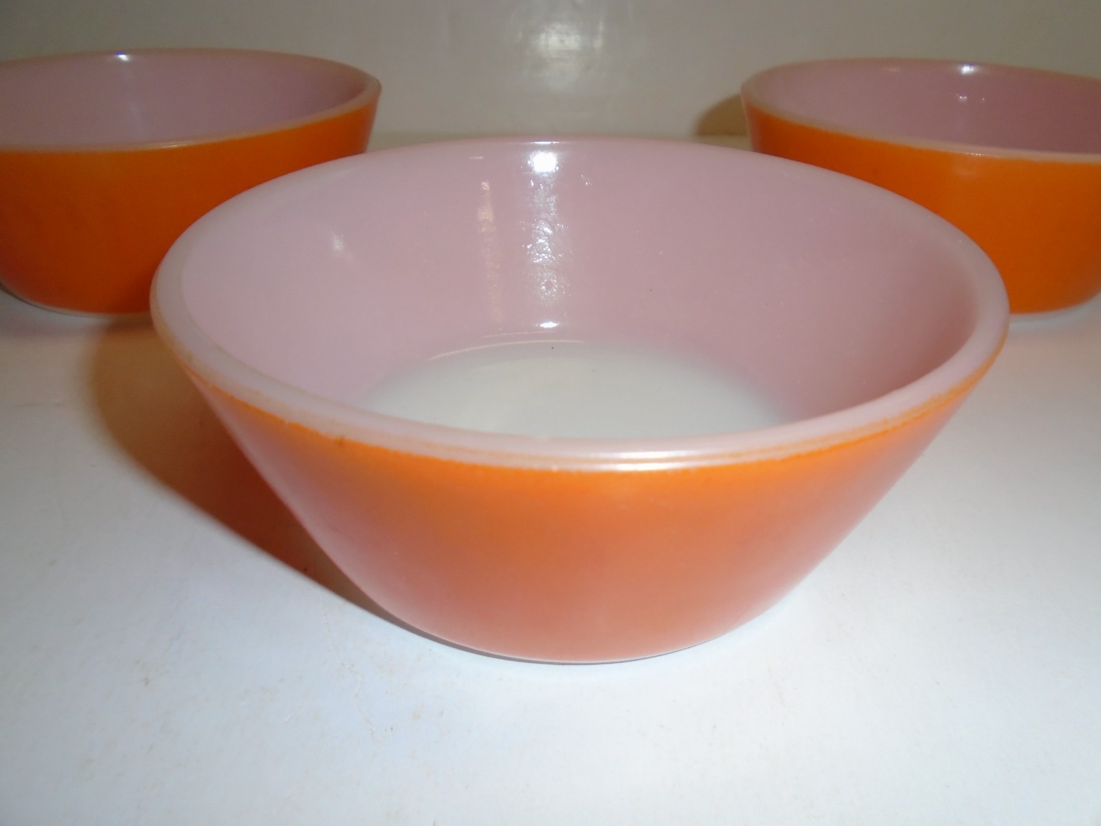 Vintage FEDERAL (5″) ORANGE GLASS BOWLS – Matched set of five (5) – PRISTINE!