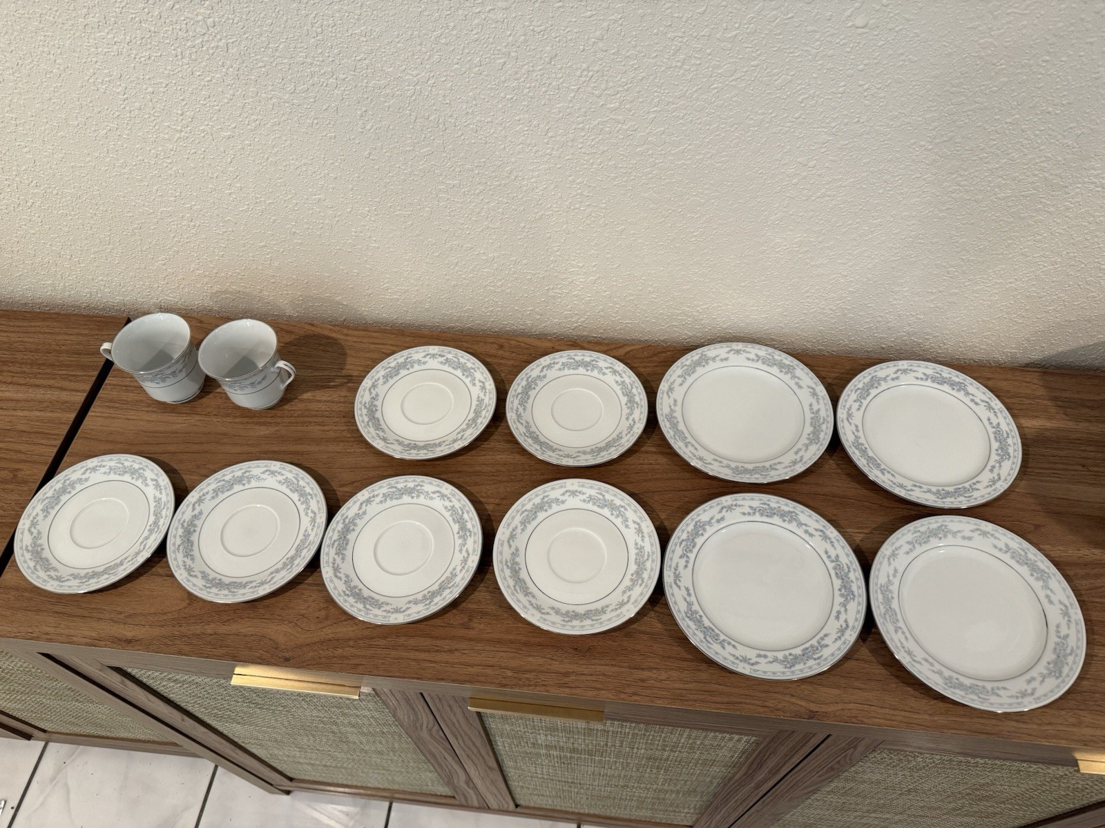 Vintage Somerset by NL Excel 12 Pieces