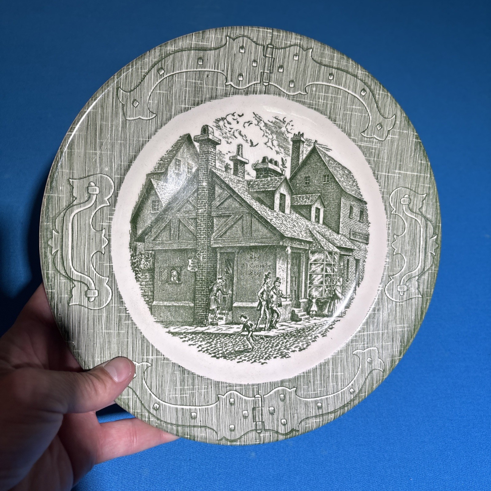 Vtg Royal China The Old Curiosity Shop Green Transferware 10″ Dinner Plate USA