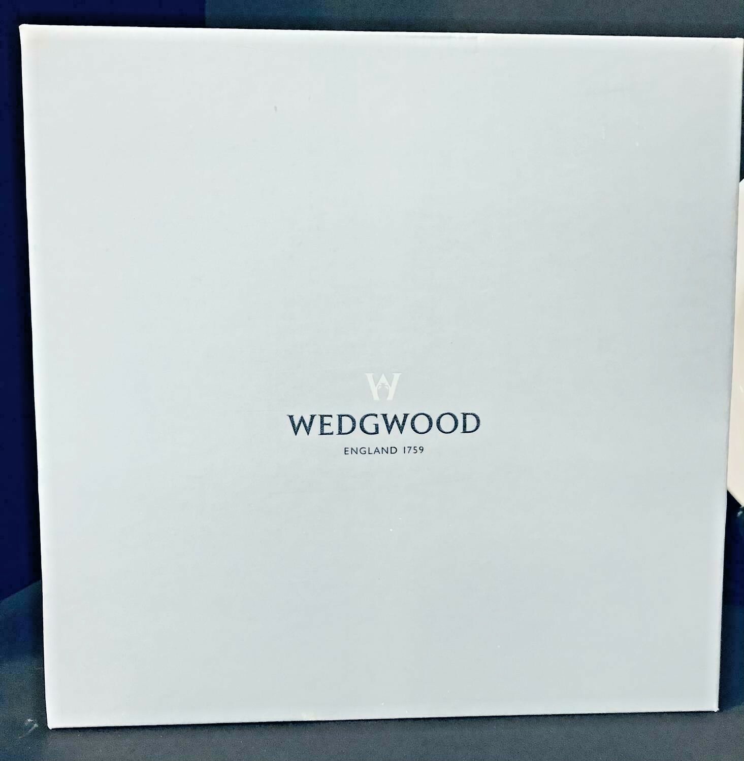 Wedgwood Grand Gourmet Vintage Collection Silver Oak Cabernet Plate New