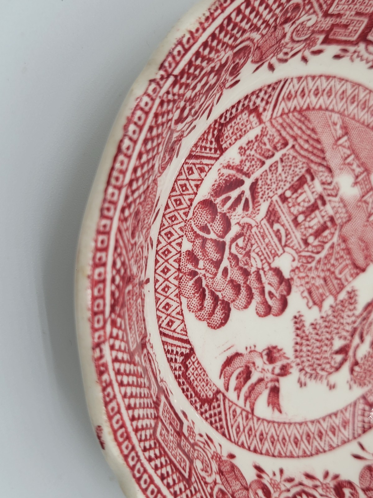 John Steventon & Sons Royal Venton Ware in the “Willow” pattern, 5 in saucer