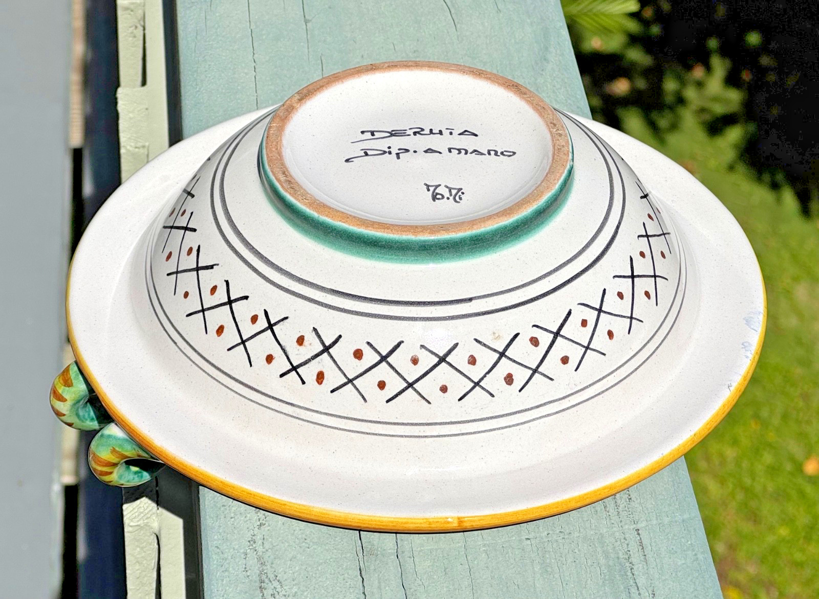Deruta Pottery Snake Handle Peacock Feather Geometric Footed Bowl 8″ D Italy