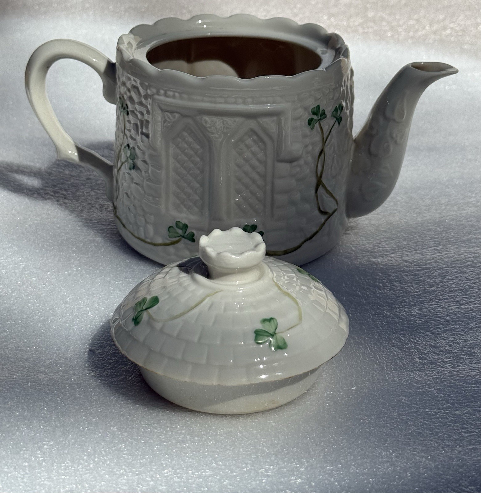 Irish Belleek – Shamrock – 2 Cup 5″ Castle Teapot