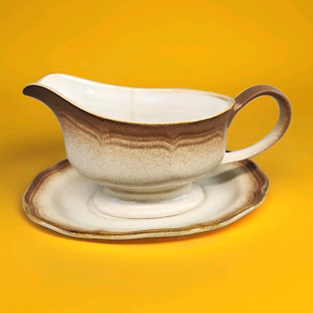 Mikasa Whole Wheat Gravy Boat & Plate Stoneware 2 Piece Set