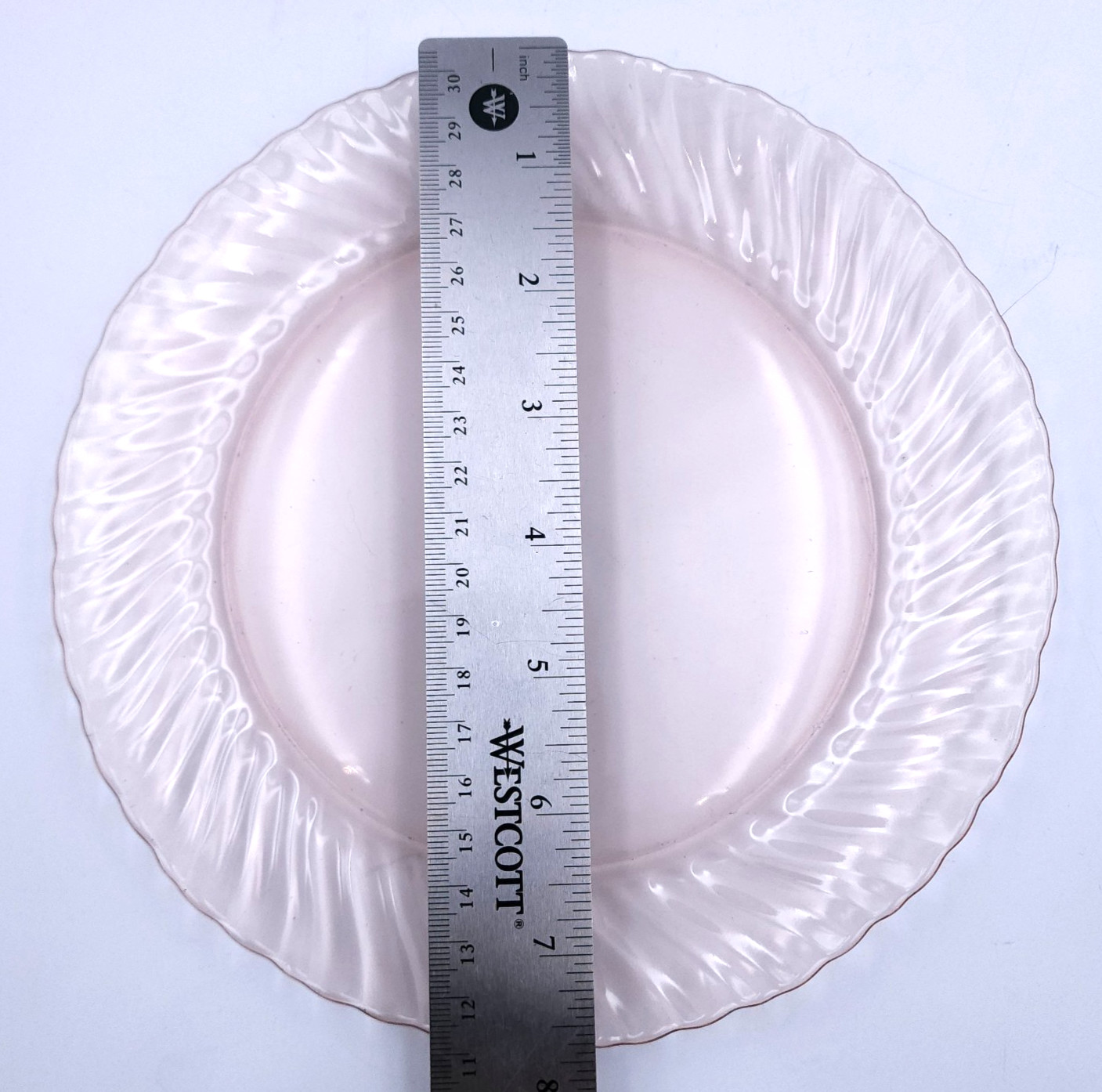 4 – Arcoroc Rosaline Pink Swirl Glass Salad Dessert Plates 7.75 in – France