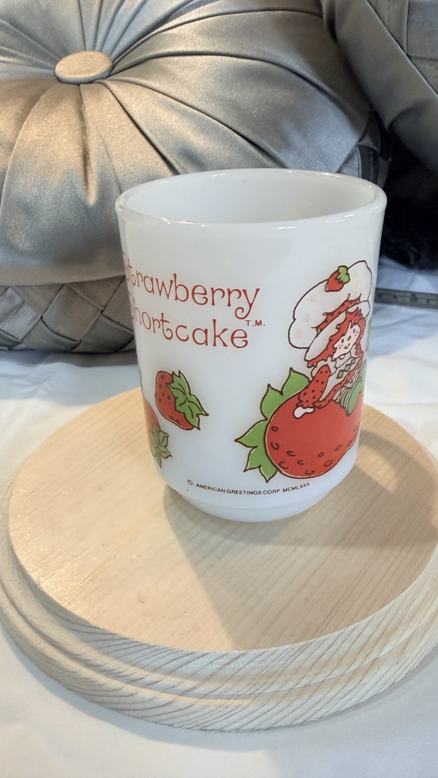  1980  Strawberry  Shortcake  Fire‑King  Anchor  Hocking  Milk  Glass  cup