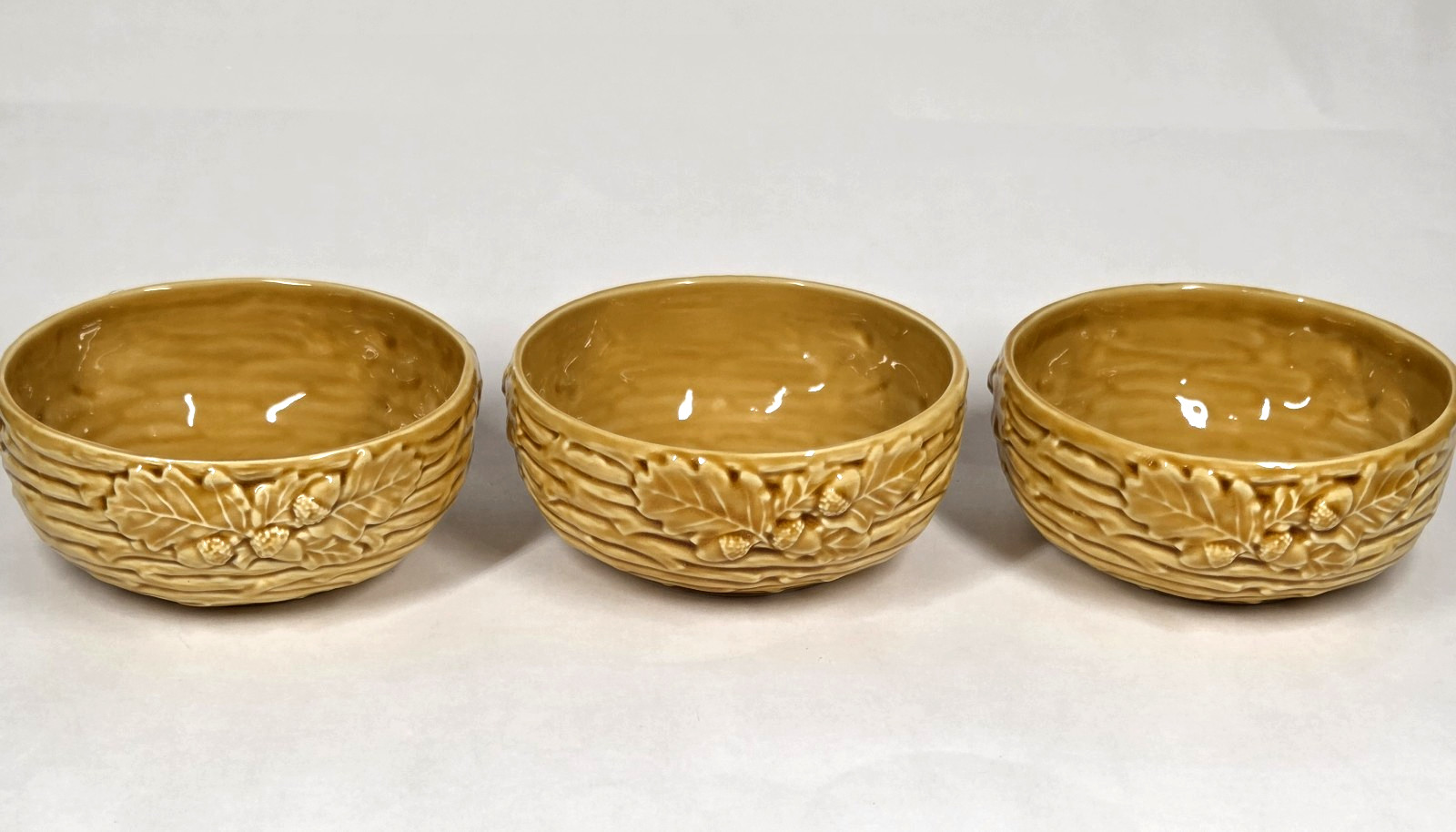 Bordallo Pinheiro Portugal Oak Leaf Gold Set of 3 Cereal Bowls 5.5″ EUC